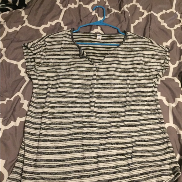 Old navy top - Picture 1 of 1